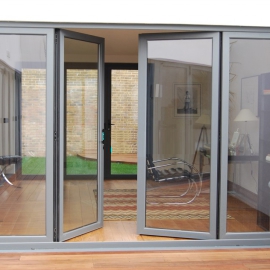 Cửa Đi Mở Cánh Quay