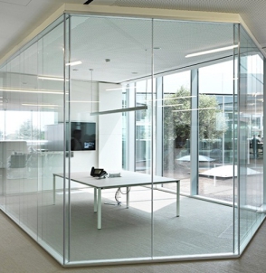 Lắp Đặt Vách Kính Văn Phòng