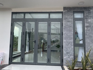 Lắp Đặt Vách Ngăn Kính Cường Lực Văn Phòng – Giải Pháp Hiện Đại Cho Không Gian Làm Việc Chuyên Nghiệp